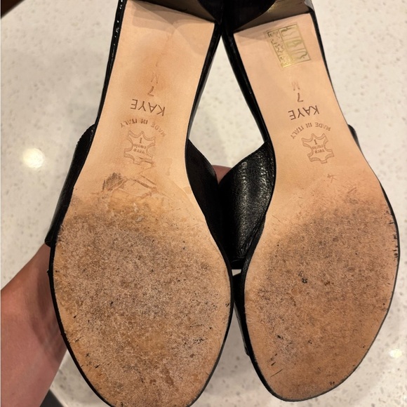 Brighton Kaye Black Leather Medallion Mules Kitten Heels Women’s Size 7M - Picture 5 of 5